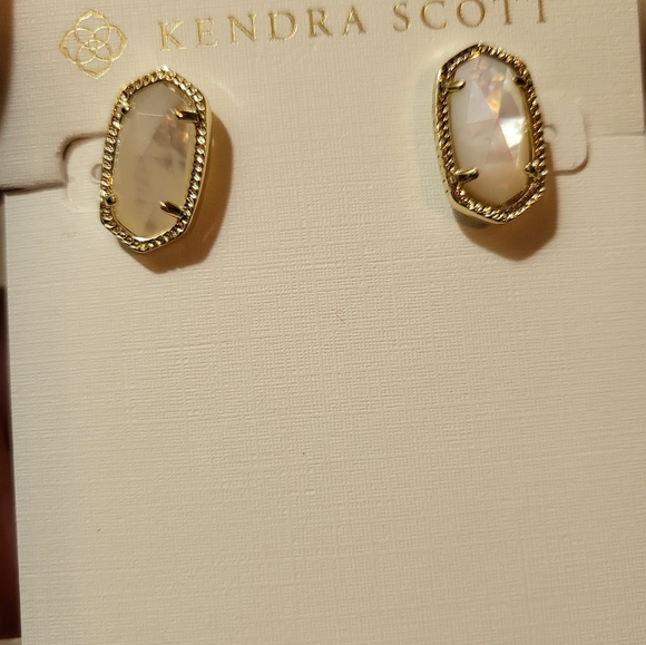 **** SOLD ***** Kendra Scott Gold Stud Earrings in Ivory Pearl - Picture 4 of 10